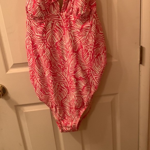 One Piece Plus Size XXL Pretty Swimsuit - Picture 3 of 8